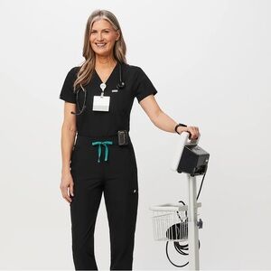 FIGS FREEx Black Scrub Set - Catarina & Zamora Joggers